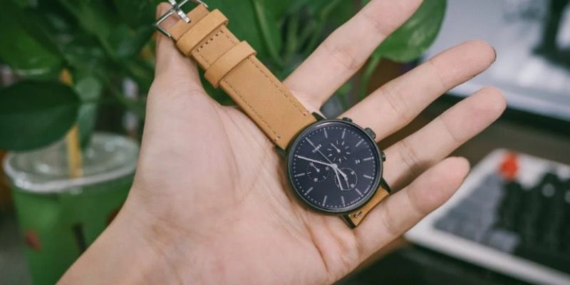This Slime Mold Smartwatch Is a Living Gadget
